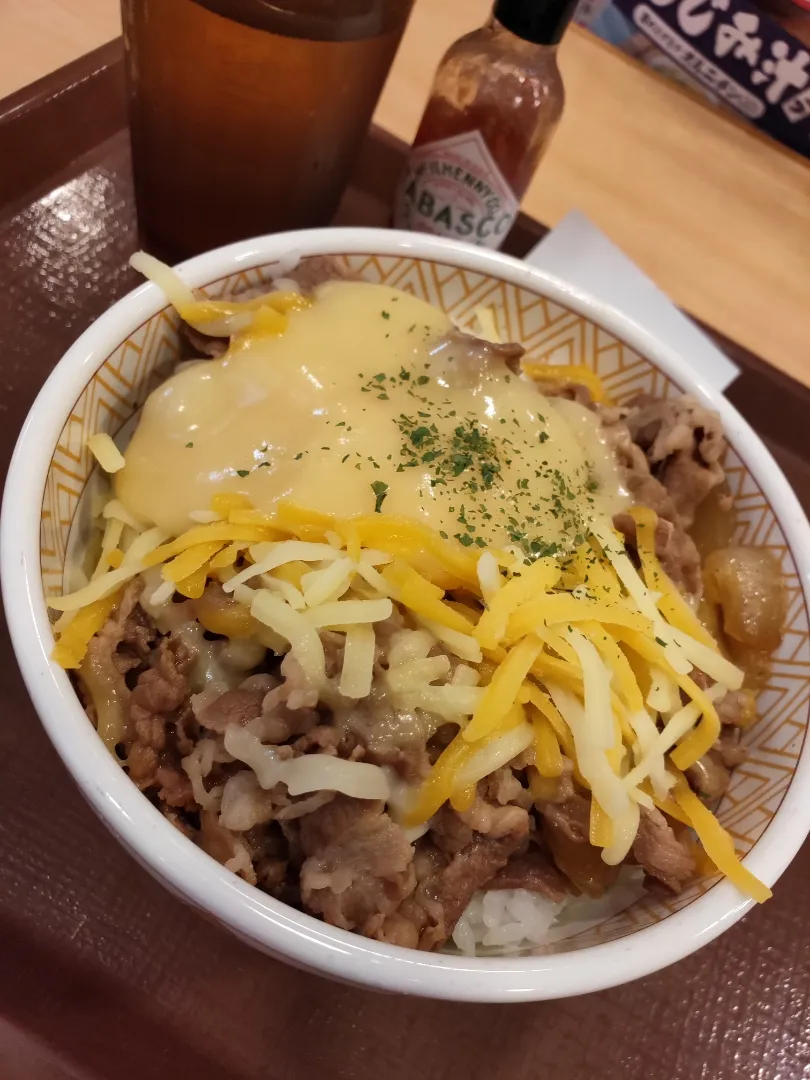 三種のチーズ牛丼|osakana555さん