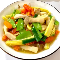 Snapdishの料理写真:Stir fried vegetables|Moe Moe Thandarさん