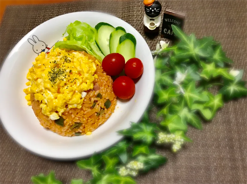 私のお昼ご飯☆オムライス💕|バシュランさん