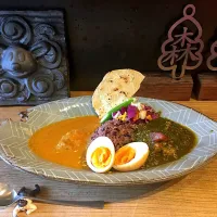 Snapdishの料理写真:長期成熟鶏のチキンカレー×特撰 キーマほうれん草カレー #森林食堂|Seiichiro Ishiharaさん