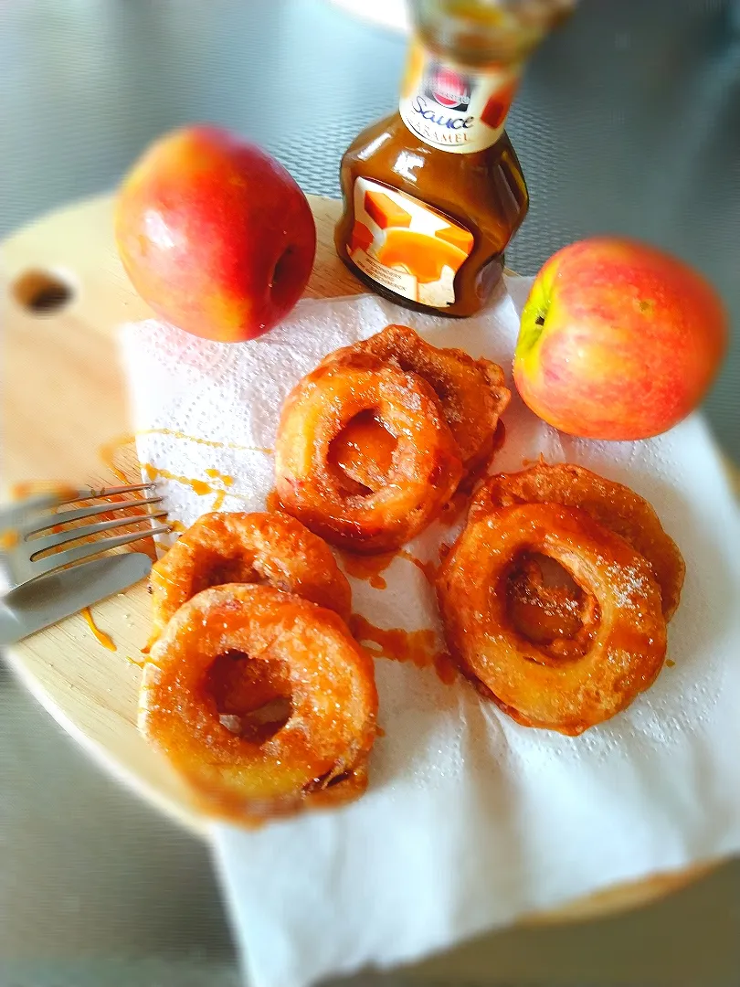 Apple fritters with caramel sauce|reginaさん