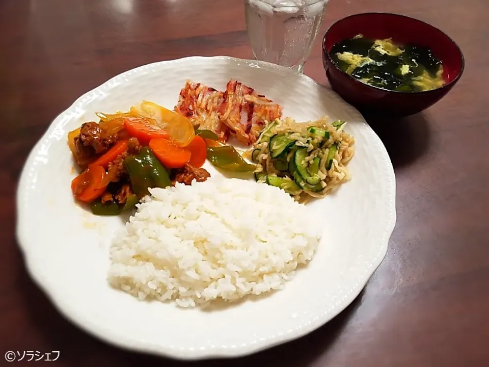 Snapdishの料理写真:今日の晩ご飯だよ(*^^*)
★大豆のお肉の酢豚
★じゃがいもとハムのガレット
★切干大根ときゅうりのさっぱりサラダ
★わかめと卵のスープ|ソラシェフさん