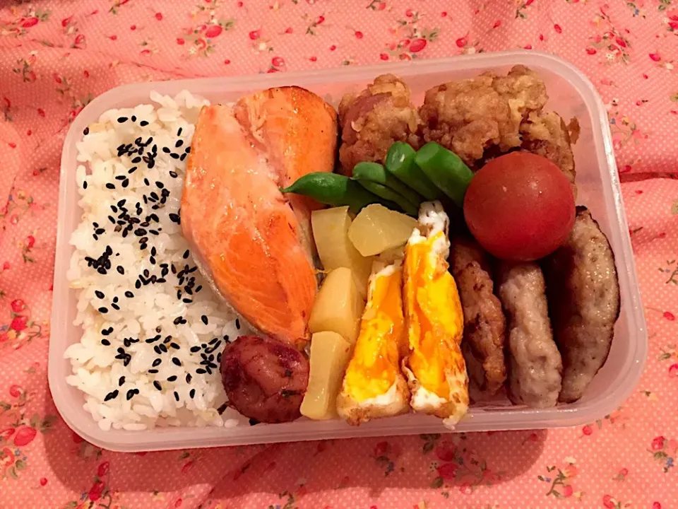 2019年8月10日
旦那さんのお弁当🍱👨‍✈️👷🏻‍♂️👨‍🔧🚊💪🏼✌️❤️💞|Kodomo Cookingさん