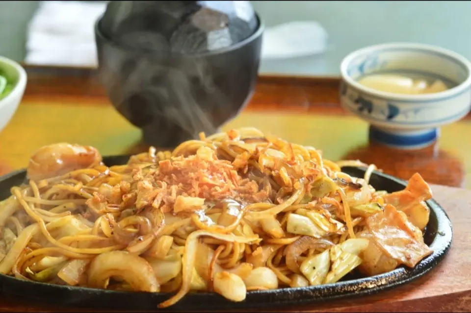 ホルモン焼きそば～🎉✨
濃厚なホルモンの味がたまらん🎉|深夜特急fさん