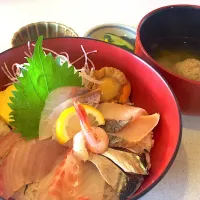 Snapdishの料理写真:のとじま 海鮮丼|mikiさん