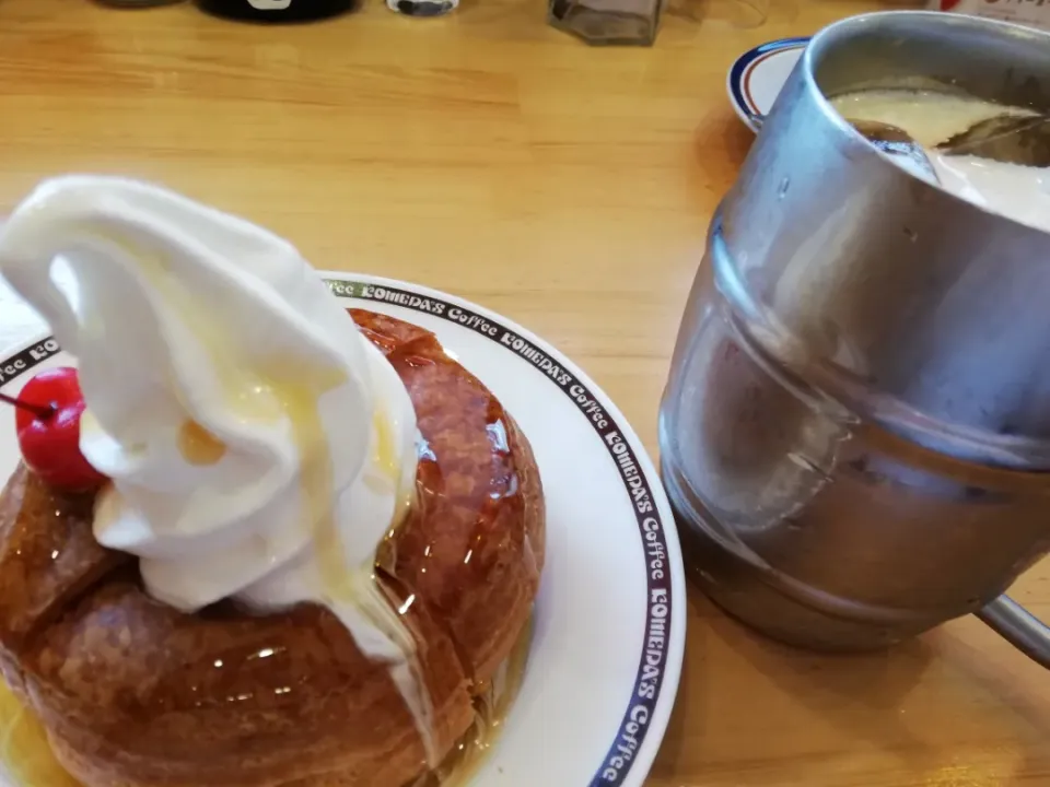 令和元年8/10 
ミニシロノワールとたっぷりアイスコーヒー🥤コメダ珈琲亀有駅前店|たえさん