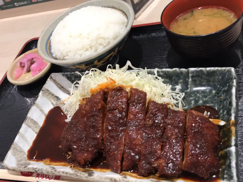 Snapdishの料理写真:矢場とんのロースとんかつ🐷|まさとさん