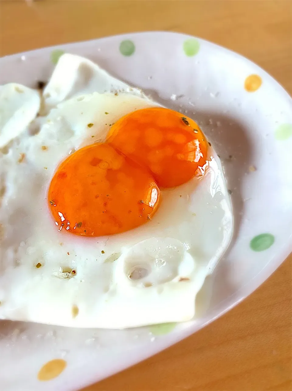 双子の卵を見つけた！醤油かわり漬物塩かけ|chiemiさん