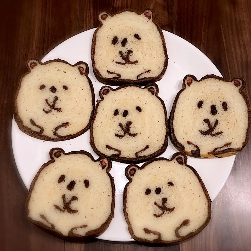 すみっコぐらしのしろくま   のパンを焼きました🍞|izuyoさん