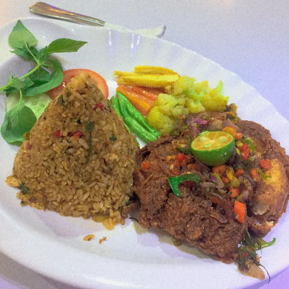 🍚 Nasi Ayam Sambal Matah (Chicken with spicy matah sauce)|vdilladwiaさん