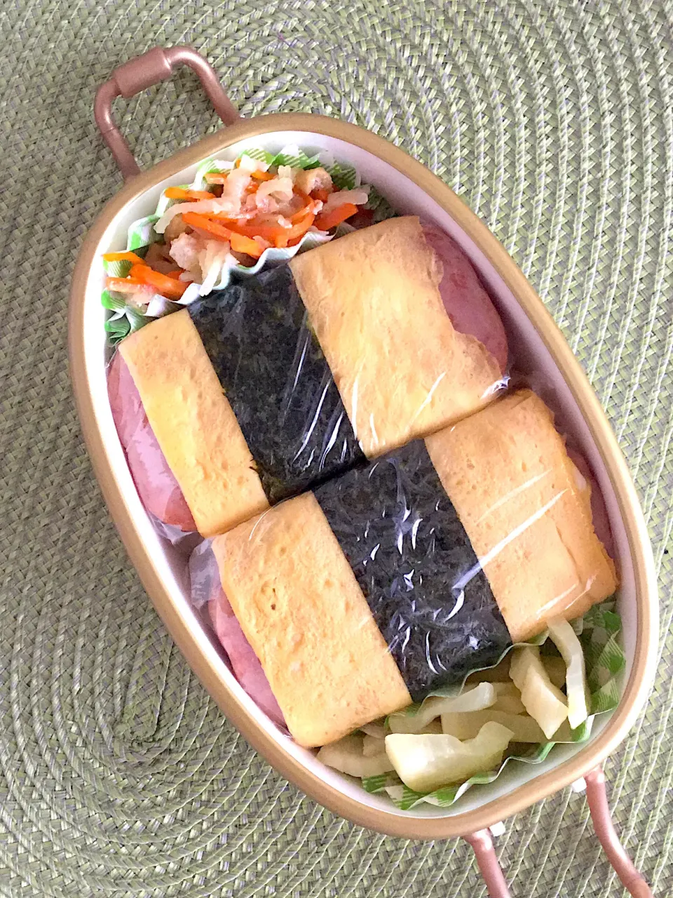 Snapdishの料理写真:次女の夏期講習弁当！スパムおむすび🍙|yukoさん