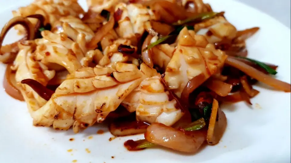 saute squid in chili sauce|steven z.y.さん