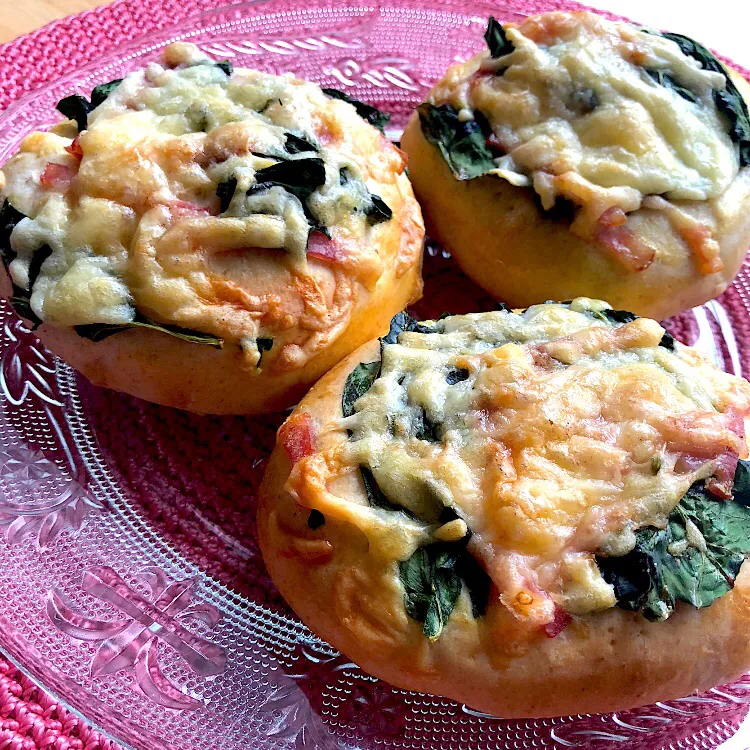 ほうれん草ベーコンチーズパン|❁❁❁さん
