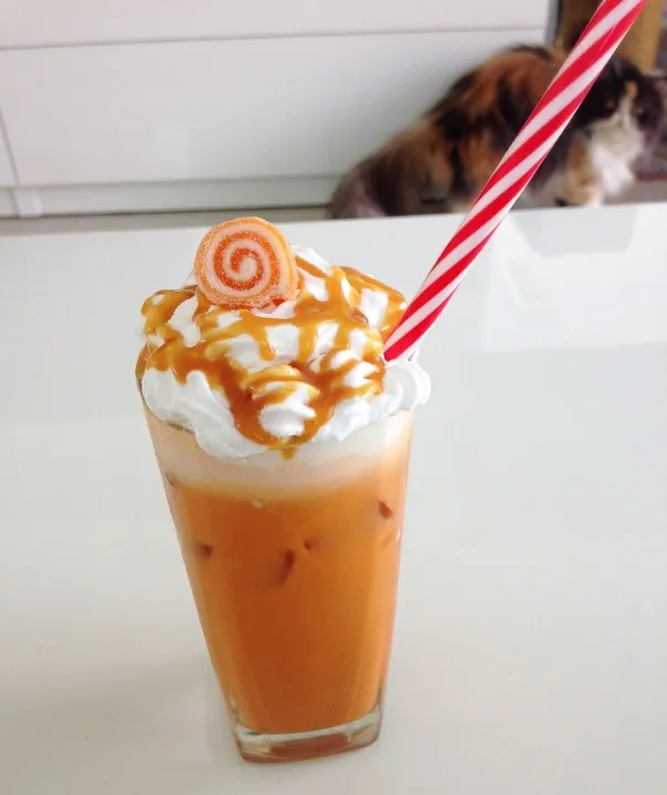 Thai Ice Tea with whipping cream&caramel 🥤|🍴melody🍛🎶さん