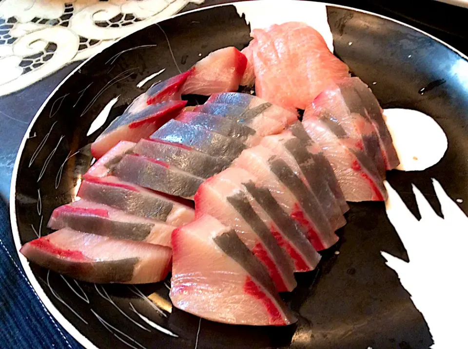 Snapdishの料理写真:イナダのお刺身🐟😋|アライさんさん