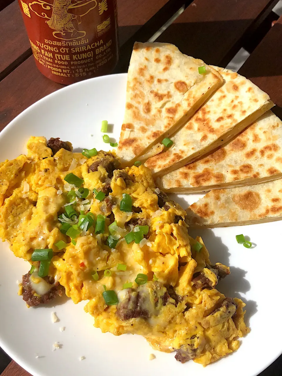 Sujuk Scramble with Cheese Quesadilla|Chris Shannonさん