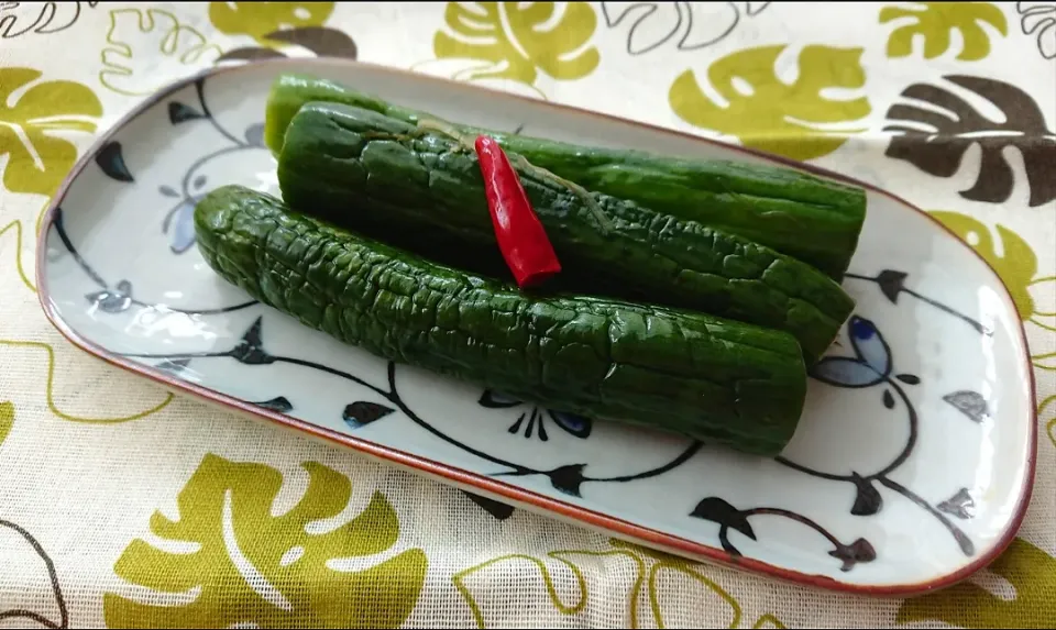 Snapdishの料理写真:yucca@さんの料理 丸ごと1本キュウリの漬物 🥒|高野裕子さん