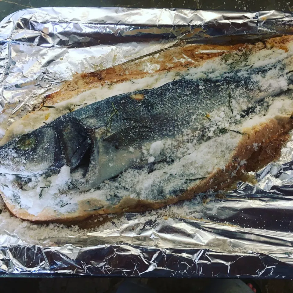 Snapdishの料理写真:Salt crusted sea bass 2|tさん