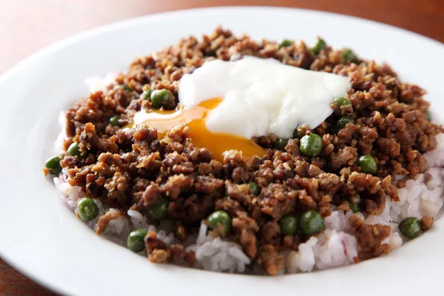 Snapdishの料理写真:スパイスキーマカレー🍛温玉のせ|マユマユさん