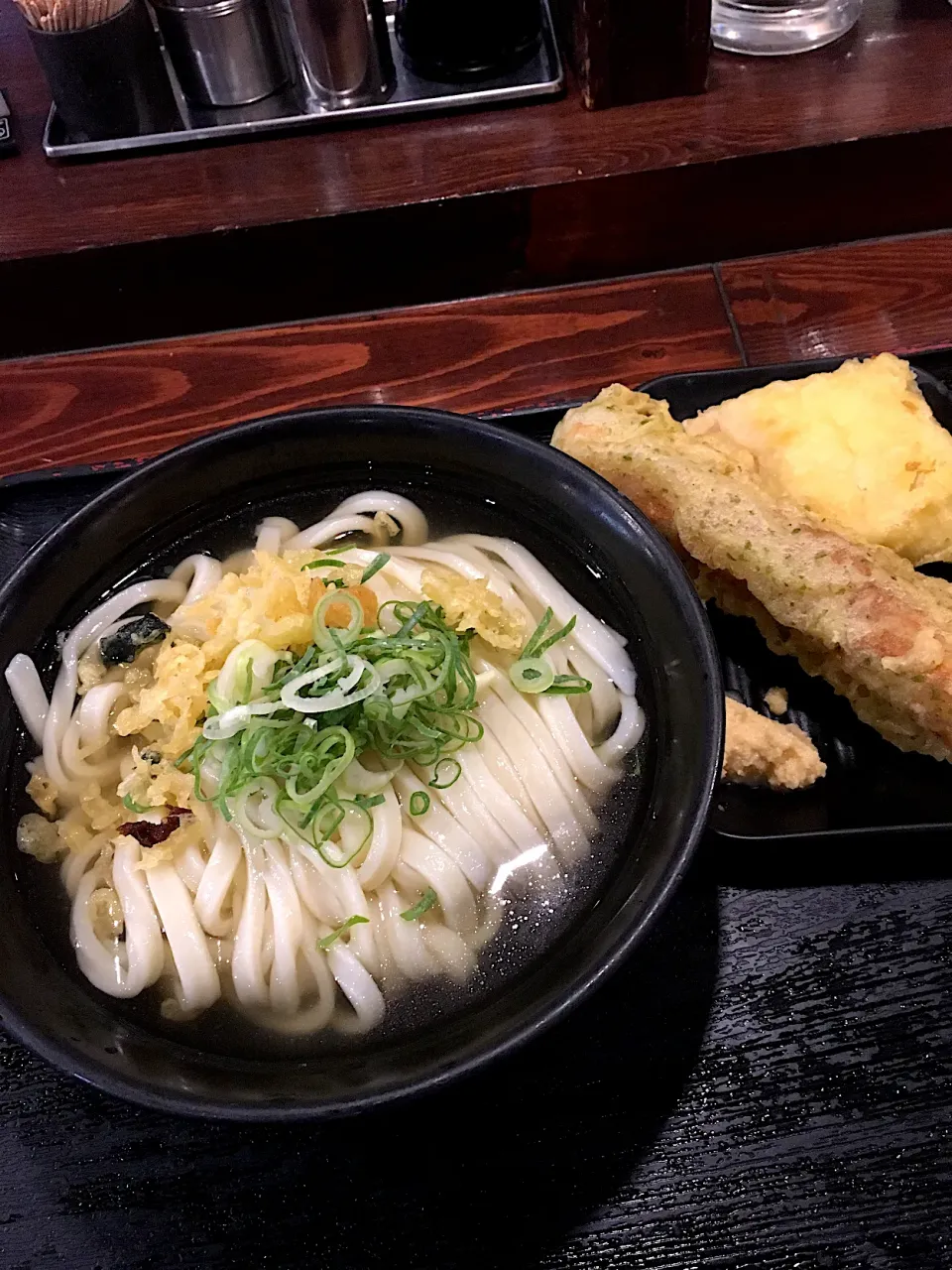 冷かけ大と高野豆腐天、ちくわ天@東京麺通団(新宿)|yoooochanさん