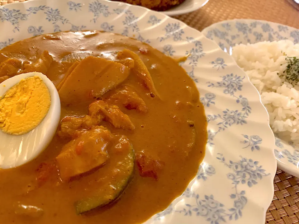 Snapdishの料理写真:夏野菜のバターチキンカレー🍛|Alicia1113さん