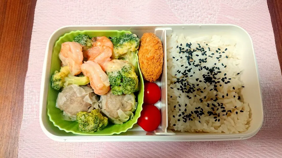 エビとブロッコリーの炒め物❤️😊旦那さんお弁当🎵😊|かおるcitronさん