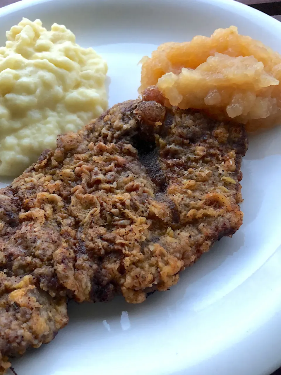 Chicken fried Steak and homemade Applesauce|Chris Shannonさん