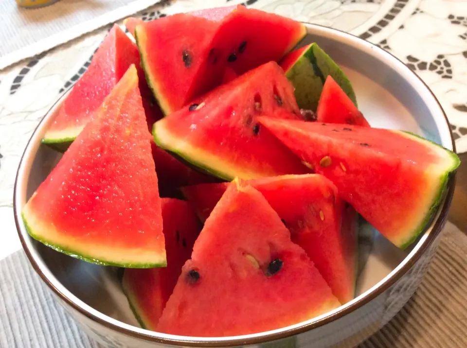 スイカは🍉皆さんは、何をかけますか？塩🧂？それとも？👀|アライさんさん