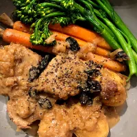 Snapdishの料理写真:Aunty G's dish Pork loin with Apple and Baby carrots|Aunty Gさん