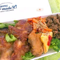 Snapdishの料理写真:男弁当(8/14)
#乗せる #詰める #埋める
#からあげ風 #人参 #そぼろ 
#台風に備えてガッツリと|ANDYさん