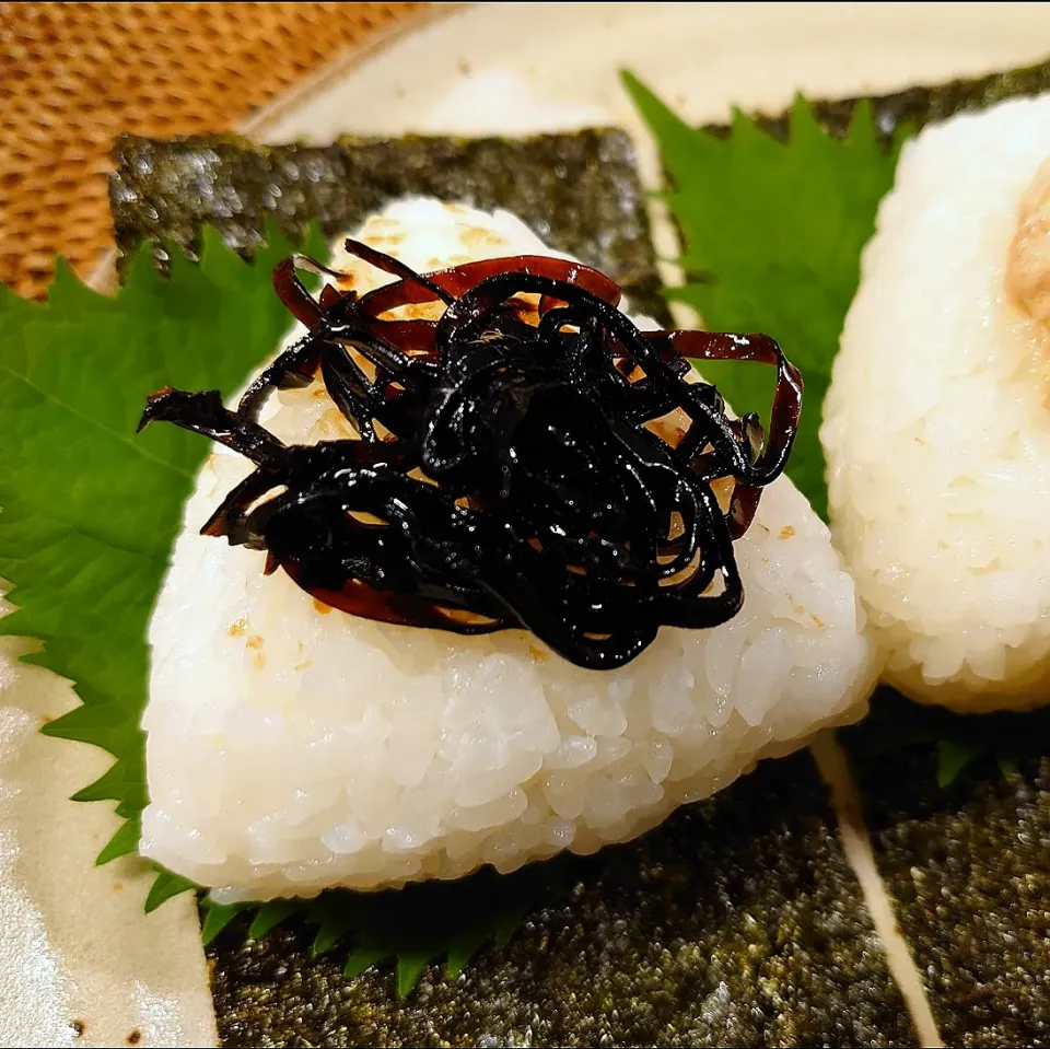 土鍋炊きたてご飯で、紫蘇昆布おむすび🍙|yokoさん