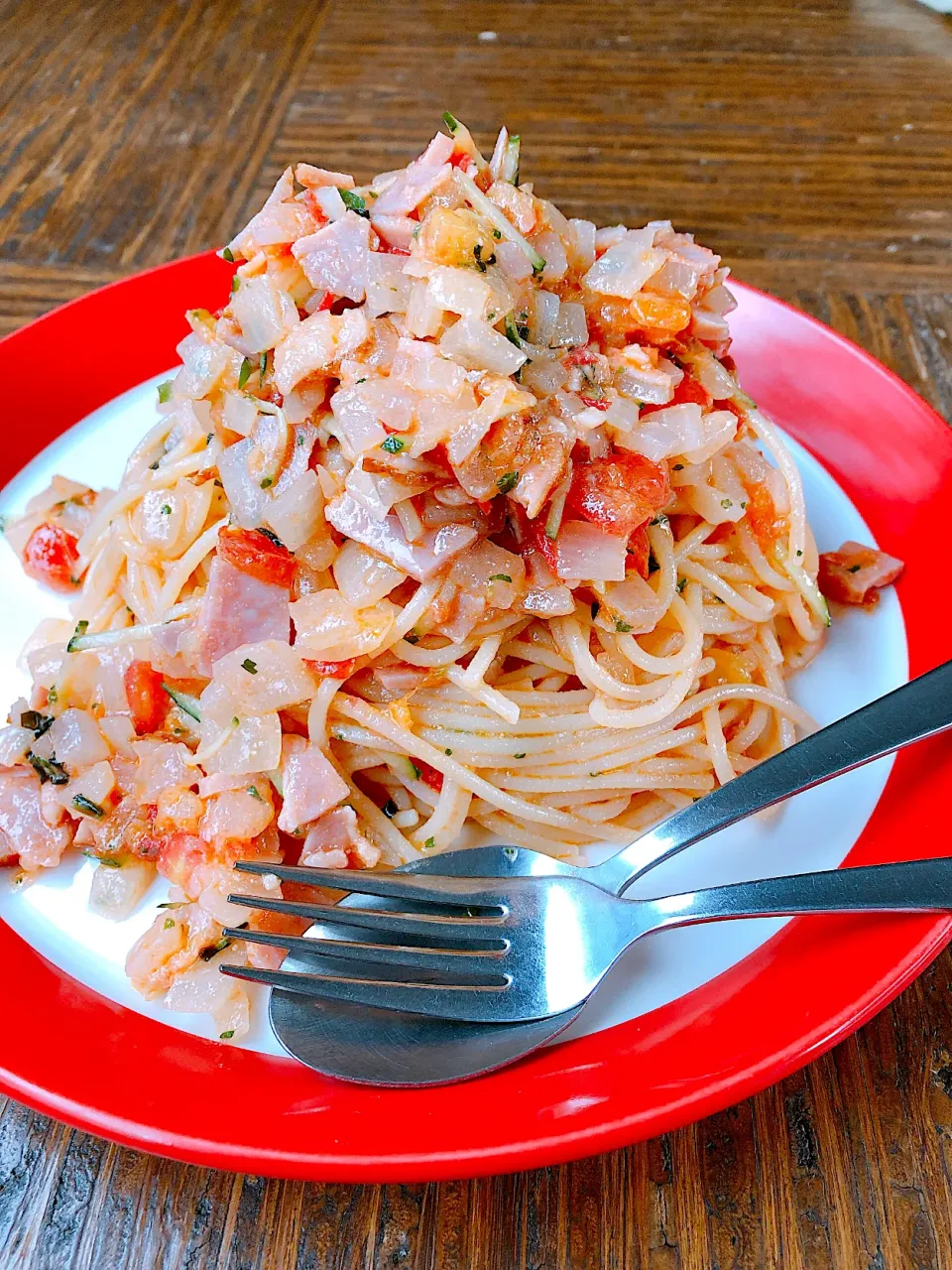 ベーコン・トマト・玉ねぎの冷製スパゲッティ🍝|藤塚　靖弘さん