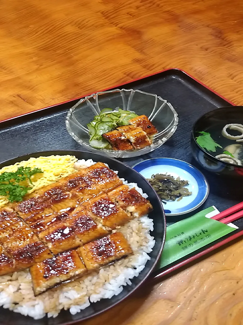 鯉とりまぁしゃん
「男の鰻丼」👍|matooさん