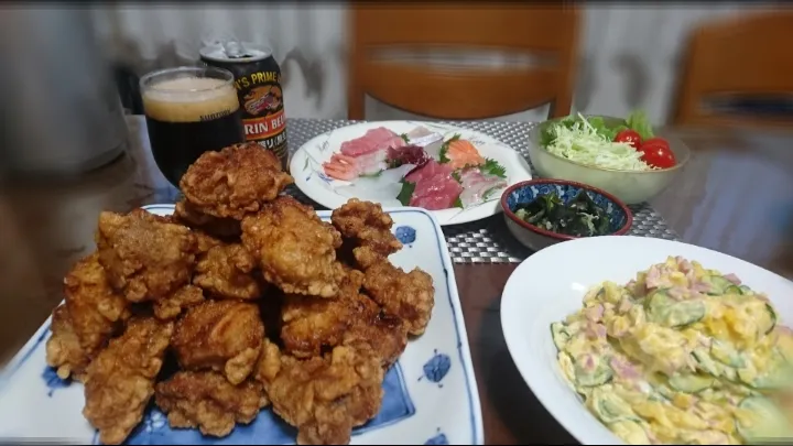 鳥唐揚げ🐓
カボチャサラダ🥗
ワカメの酢の物
お刺身盛り合わせ
グリーンサラダ🍺|bisenさん