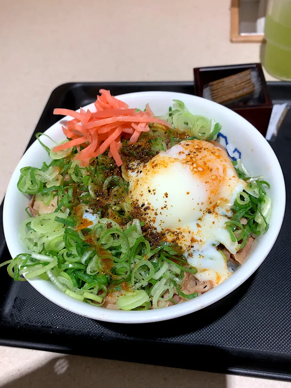 たっぷりネギたま牛丼|るみおんさん