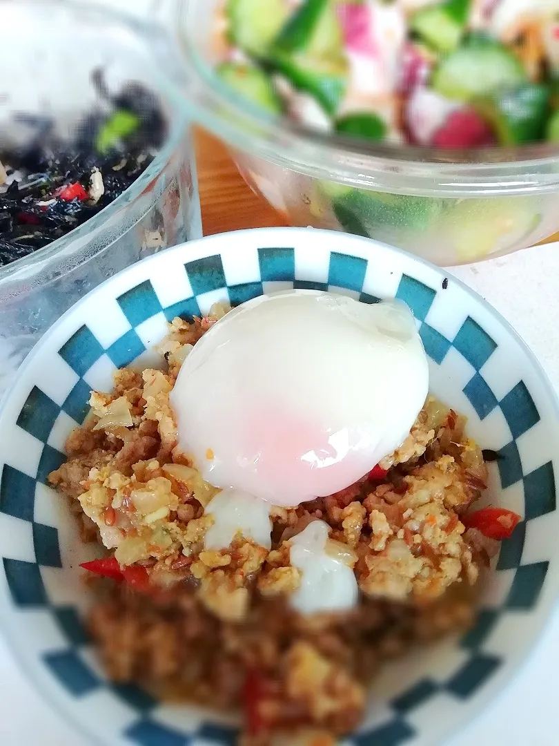 キーマカレー温玉乗せ😋|エスニックナーサーンさん