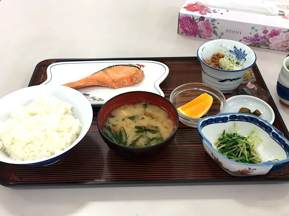 naho_nonaさんの料理 しじみと大根で赤味噌のお味噌汁 #お味噌汁|Yoshihiro  Hamasakiさん