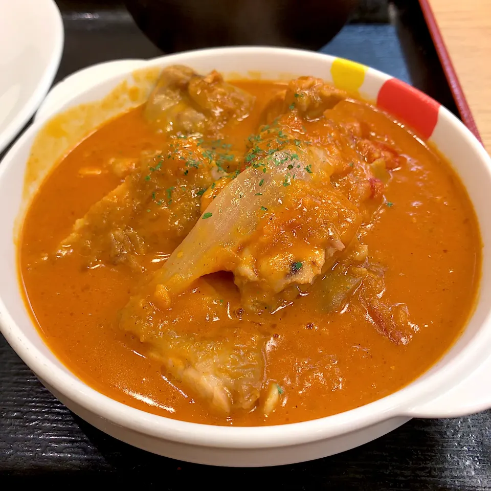 Snapdishの料理写真:ごろごろチキンのバターチキンカレー|Mr Tさん