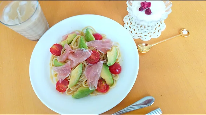 💕おうちランチ♡生ハムとアボカドのカッペリーニ💕|yuiママさん