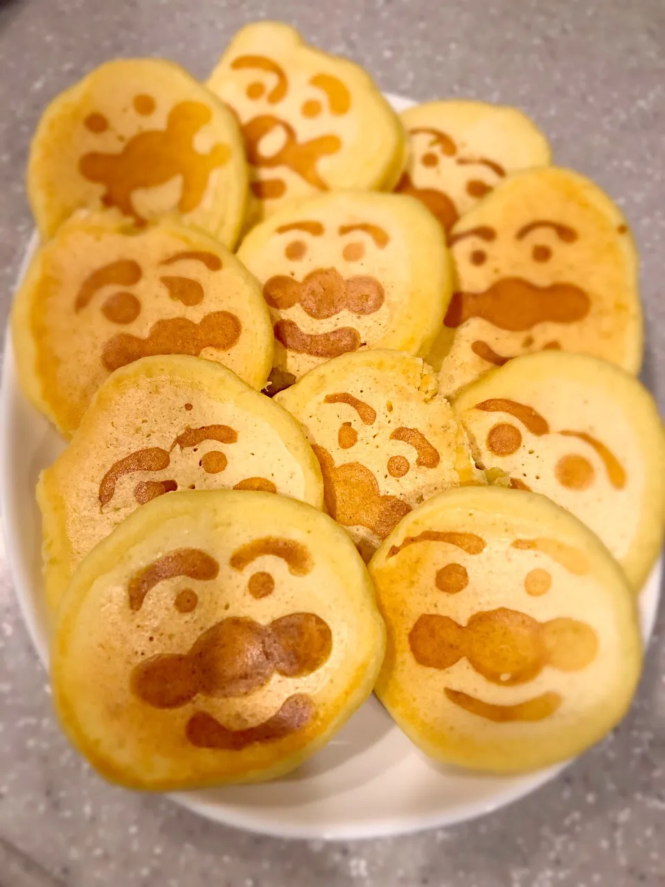 Snapdishの料理写真:アンパンマン パンケーキ！豆腐ヨーグルト入りでふんわりモチモチ☆|Hanaeさん