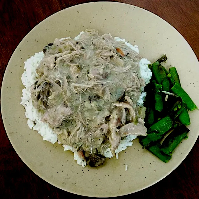 Snapdishの料理写真:Steamed Mushroom and Garlic Chicken Served Over White rice, With Fresh Snow Peas|Michaels Culinary Adventuresさん