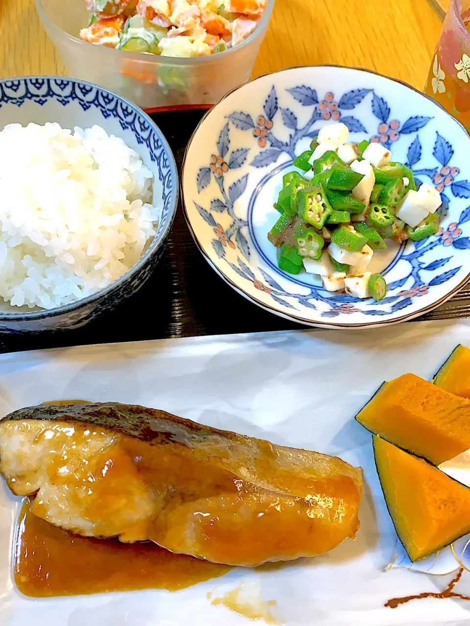 Snapdishの料理写真:ぶりの照り焼きで晩御飯|Mikaさん