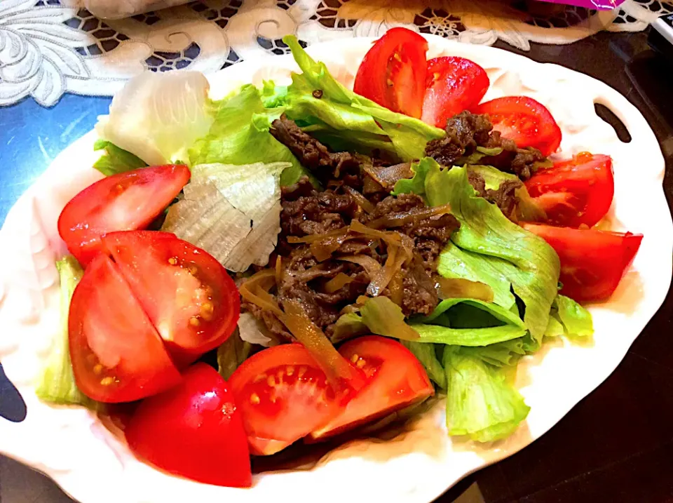 ちょっとお肉のサラダ🥗😋|アライさんさん