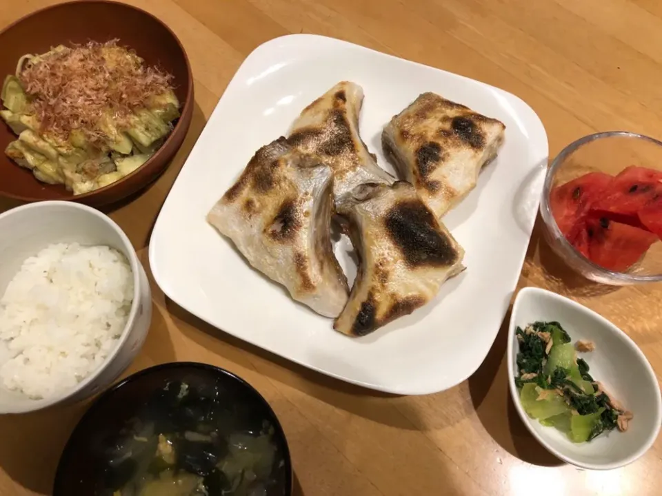 Snapdishの料理写真:ブリカマ塩焼き★|Natsuki Ishikawaさん