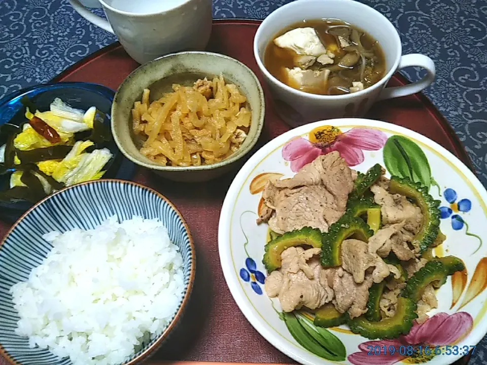 よねばーばの朝ごはん
ゴーヤチャンプル
切り干し大根の煮物
豆腐と野菜のお汁
白菜の浅漬
ご飯|yoneばーばさん