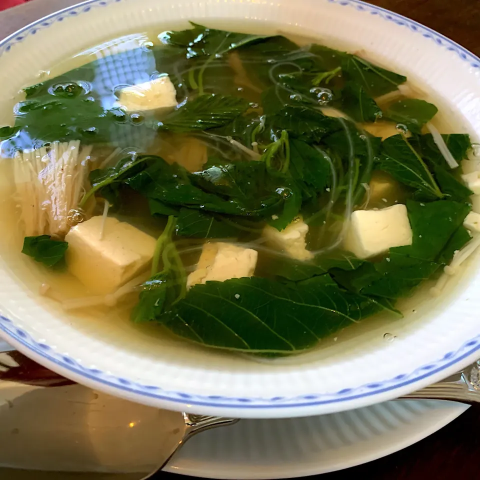 モロヘイヤと豆腐のスープ🍲カルダモン風味|うさぎママ🍷さん