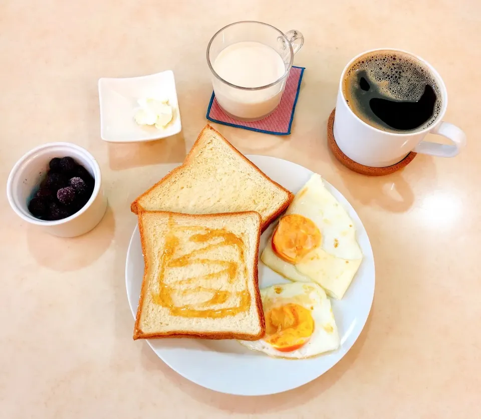 🥯日常の朝ごはん🍞 ハニー＆クリームチーズver.|Rina (˶‾᷄ ⁻̫ ‾᷅˵)さん