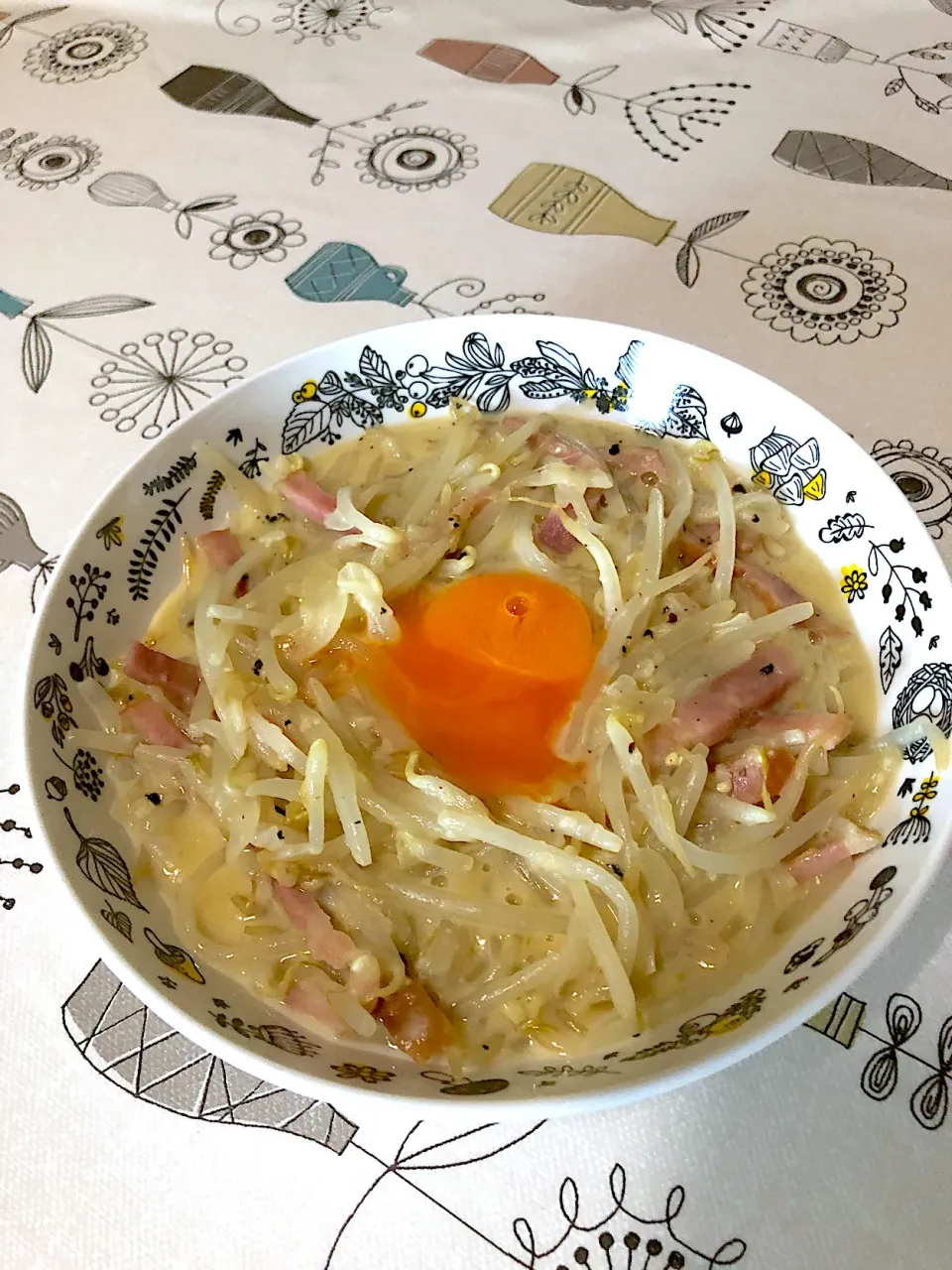 ☘️今日の夕食🍀 簡単に🌸もやしカルボナーラ🍝|keijiさん