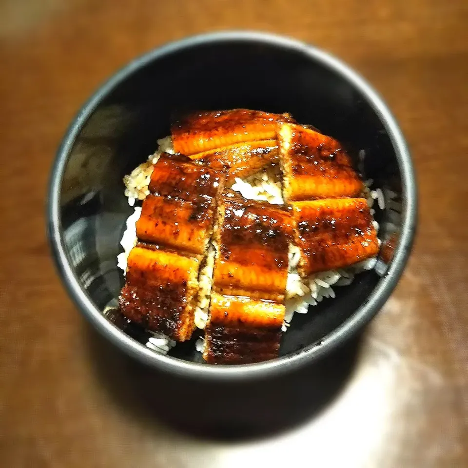 鰻丼
うなぎを開いて
自分で焼きました。|駿パパさん