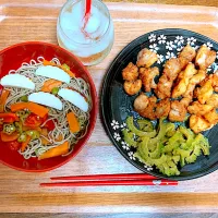 Snapdishの料理写真:唐揚げ ゴーヤ かやくひやし茶蕎麦|aiさん